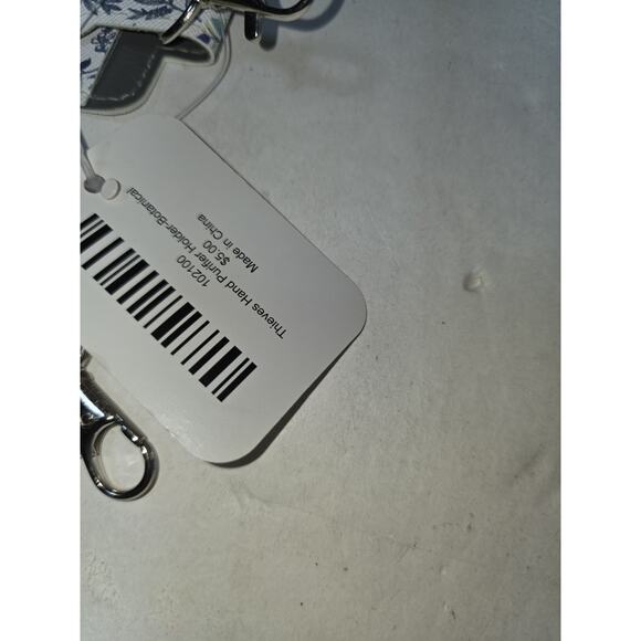 4 NWT Young Living Citrus and Floral Thieves Hand Purifier Holder - Picture 4 of 4